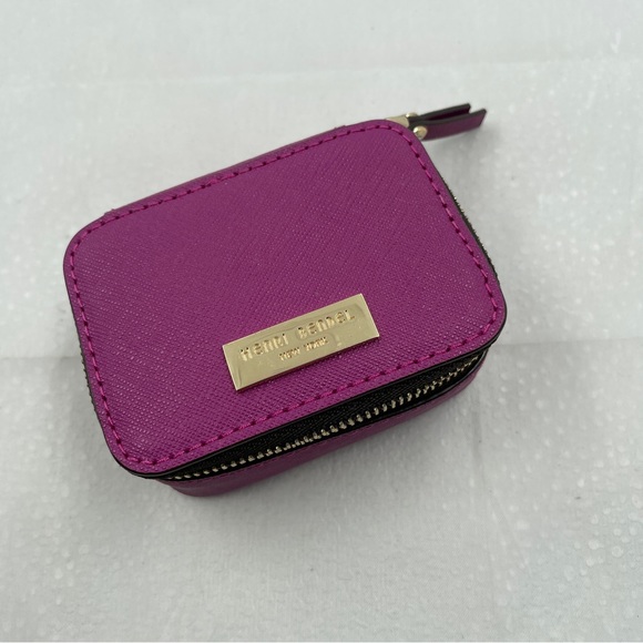 Henri Bendel Pill Case - Picture 4 of 9